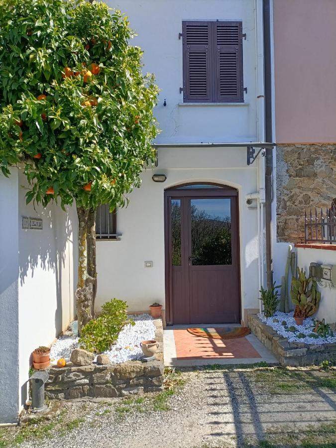 Locazione Turistica La Gesualda Apartment Castelnuovo Magra Exterior photo